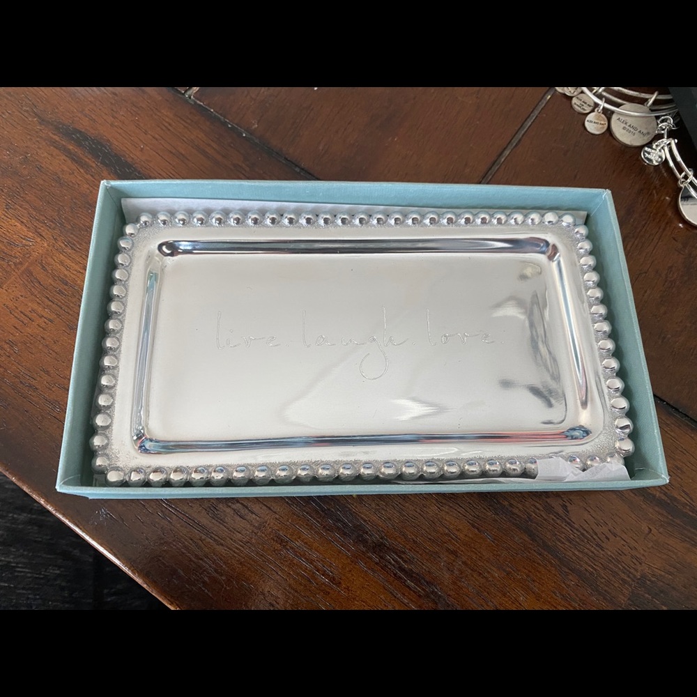 Mariposa tray